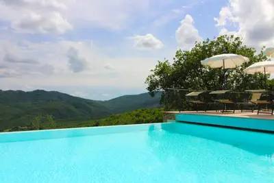 Image de Belle maison de vacances privée avec Wifi, piscine privée, Tv, terrasse, animaux admis et parking