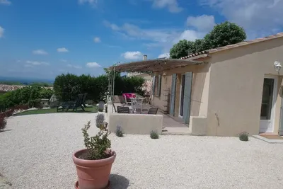Image de Vaucluse- Pied du Ventoux- Le Barroux- Gîte de la gravière