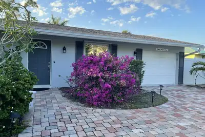 Image de Quaint Florida Cottage West de l'Us 41 et à seulement 1, 5 km de la plage!