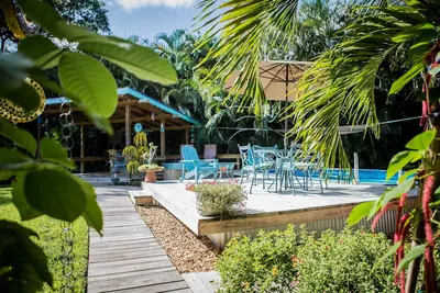 Image de 2\/2, Davie \/ Ft. Lauderdale \"Quiet \/ Pool\" Garden Home - Plus Impressionnant Que Jamais!