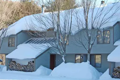 Image de Spectaculaire rénovée et spacieuse 3 chambres / 2 salles de bain en copropriété Sugarbush