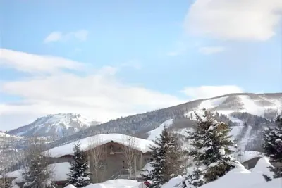 Image de Superbe maison rénovée avec Dual Master Suites + 2 addtl. Chambres sur Bus Rt