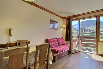 Image de Studio cabine Pmr avec balcon, au pied des pistes et proche commerces - La Plagne Soleil