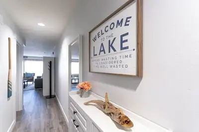 Image de Grandview Lake View 515! Condo de luxe Waterfront, peut accueillir jusqu'à 6!