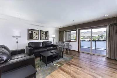 Image de Grandview River View 632! Condo de luxe Waterfront, peut accueillir jusqu'Ă 6!