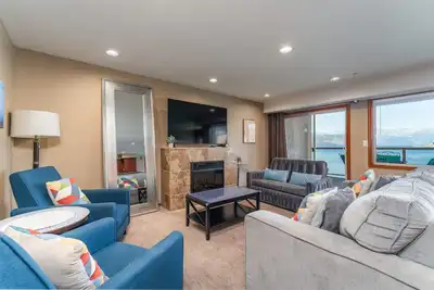 Image de Grandview Lake View 532! Condo de luxe 2 chambres Executive, peut accueillir jusqu'Ă 6!