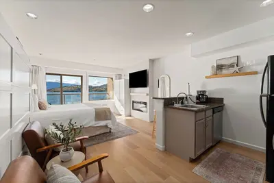 Image de Grandview Lake View 521! Suite King Waterfront avec vue sur le lac! Wifi Gratuit