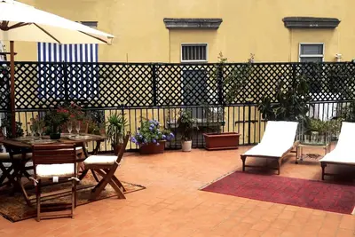 Image de Apt Exclusif avec Terrasse dans le palais aristocratique du XVIe siècle dans le centre historique