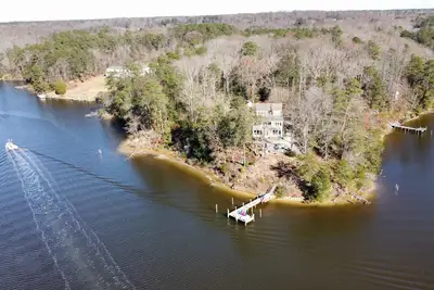 Image de À couper le souffle Waterfront Home<br>kayak, canoë, pêche, randonnée, canotage