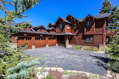 Image de Maison de luxe 5 étoiles sur le parcours de golf Sierra Star! Jacuzzi et garage 2 voitures