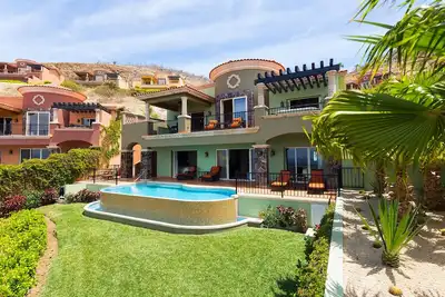 Image de Tarif SPÉCIAL De DERNIÈRE Minute Cabo San Lucas Villa 5 ÉTOILES 1/10 au 1/17 300 $ la nuit