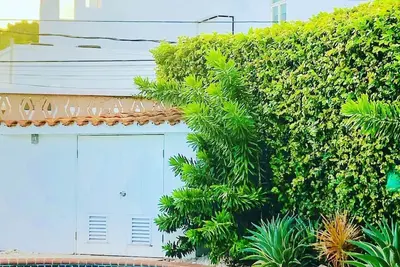Image de Belle villa avec piscine privée, espace barbecue et jacuzzi extérieur!