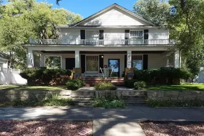 Image de Historic Downtown Home, dort jusqu'à 14, bain à remous