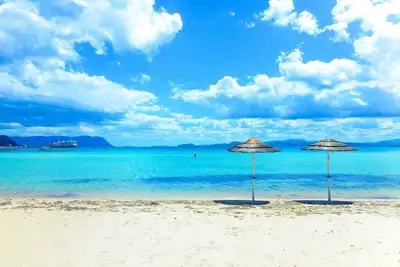 Image de Golfo Aranci - appartement pour 6, directement sur la plage, avec terrasse et vue sur la mer