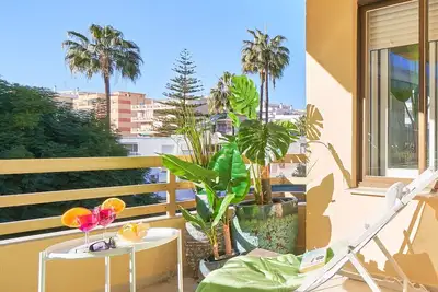 Image de ⭐Balcon ensoleillé, meilleur quartier, plage 200m, literie comme a l'hotel
