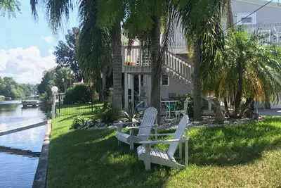 Image de Maison au bord de l'eau sur les canaux du golfe du Mexique