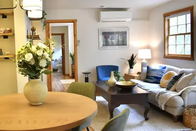 Image de Grand, paisible jardin 1 Bd Apt dans le magnifique Central Marin, 30 min de Sf
