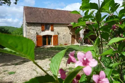 Image de Ancienne étable, XIXe siècle. Cadre naturel, idéal Familles avec jeunes enfants