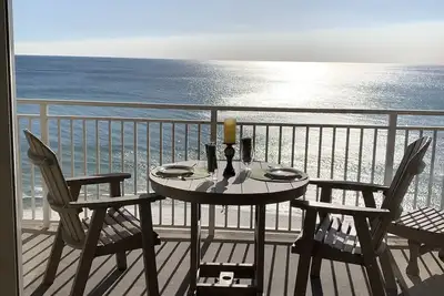 Image de Été disponible! 3 min. Très beau condo front Gulf comprend chaise de plage svc