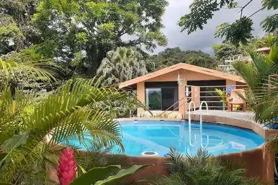 Image de Un refuge romantique dans la jungle juste pour deux personnes, des vues spectaculaires et une randonnée gratuite dans la nuit!