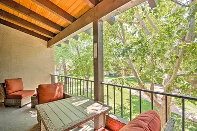 Image de Nouveau! Sedona Condo w / Spas, balcon et vues sereines!
