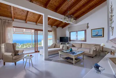 Spacious villa with shared pool and amazing view