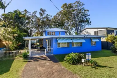 Image de Bribie Beach House, front de mer juste en face de la route - Solander Esp, plage de Banksia