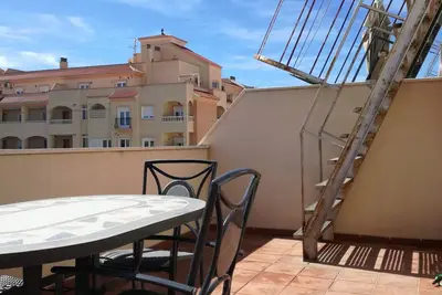 Image de Grenier excellent emplacement. Wifi Grande terrasse et piscine en été