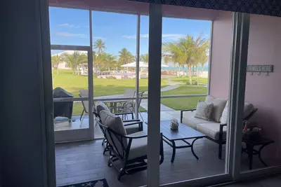 Image de Condo récemment rénové avec voiturette de golf incluse, au Bahama Bch Club, Treasure Cay