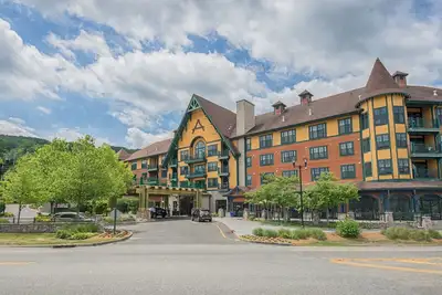 Image de Condo de 2 chambres et 2 salles de bain à Mountain Creek Resort