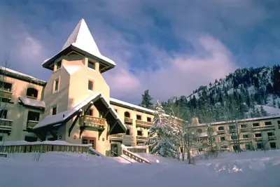Image de Base du Squaw Valley, Pied de levage & Village, Grands Services