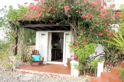 Image de BnB avec une vue sur la colline de la mer des Caraïbes!