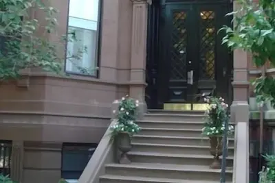 Élégant Back Bay Brownstone - Comm Ave - 1+ Bed - One Week Minimum