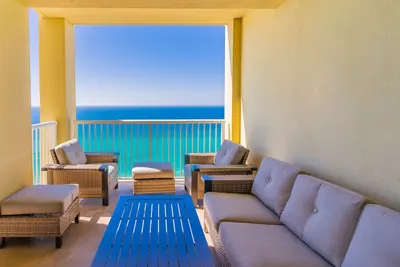 Image de Front de mer, 3 Br beau condo de luxe. Vue à couper le souffle de toutes les chambres.
