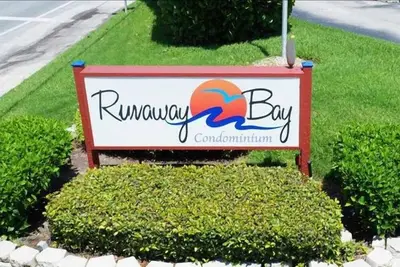 Image de August Special 650 $ / Wk + frais UNITÉ 208 Mise À Jour 1 Bd X 1 Ba UNITÉ À Runaway Bay<br>Pet Friendly Jusqu'À 20 Ans (Voir Ci-Dessous Pour Les Frais D'Animal Familier)