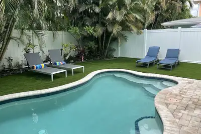 Image de Maison de luxe 4br, 3 1/2 Ba avec piscine chauffée, 4 maisons de la plage