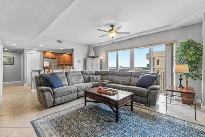 Image de Tarifs d'été réduits! 10% de réduction sur les séjours de plus de 7 jours jusqu'au 6/8/19! Superbe condo avec vue sur la mer depuis le 6ème étage à Daytona Beach Shores