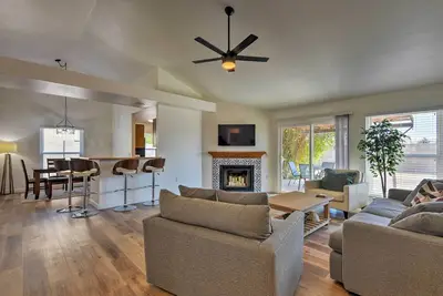 Image de Nouveau! Mesa Home w \/ Fire Pit - Nouvellement rénové!
