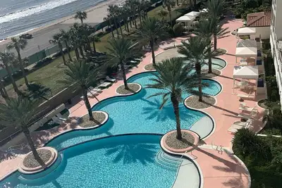 Image de Magnifique condo de 3 chambres avec vue complète sur le golfe!