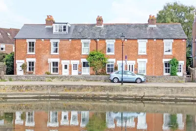 Image de Compass Cottage, Emsworth - un chalet pouvant accueillir 4 personnes dans 2 chambres