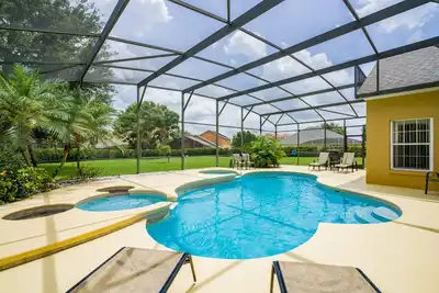 Image de Vrbo Reste Ici! ! 2. 5 milles à Disney! Salle de cinéma, piscine privée de Mickey!