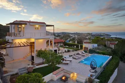 Villa with private pool and amazing view