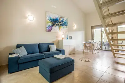 Image de Maison de ville moderne avec 2 chambres, Wifi et garage à côté de la plage
