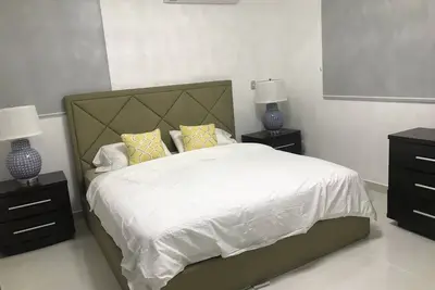 Image de Appartement 3 chambres wi-fi A \/ C, à 7 min de l'aéroport Sti