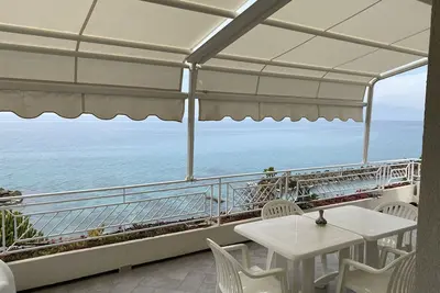 Villa Laura P1 - directement sur la mer
