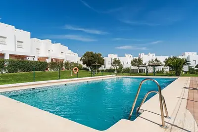 Image de Dúplex tejar 5, piscinas y familias