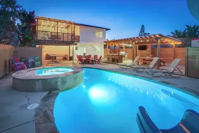Image de Blocs de la plage! Maison récemment rénovée dans un quartier calme!