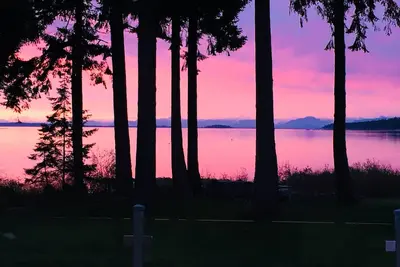 Image de Spectaculaire maison au bord de l'eau près de Courtenay et Comox