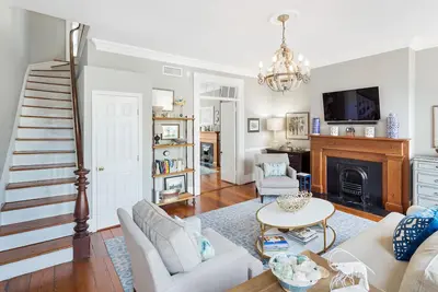 Image de Restez avec Lucky Savannah: magnifique maison entièrement meublée près du parc Forsyth