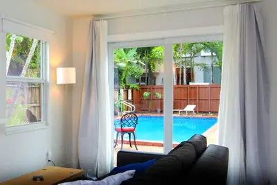Image de Proche plage, centre ville, aéroport. Appartement entier
